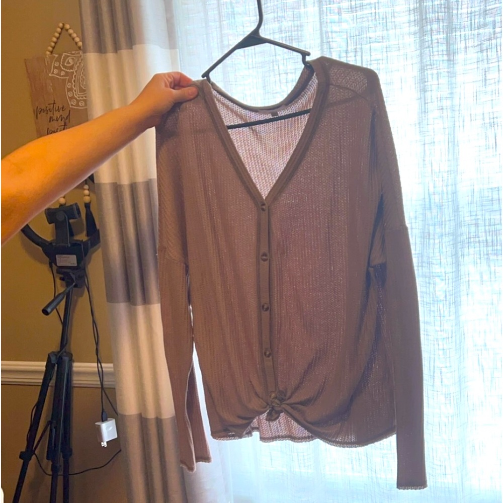 women’s beige top